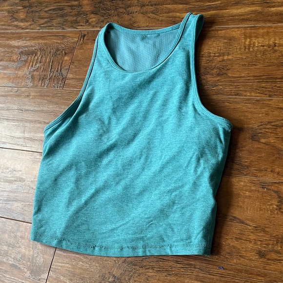 Vuori Elevation Crop Tank, size XS - Picture 2 of 8